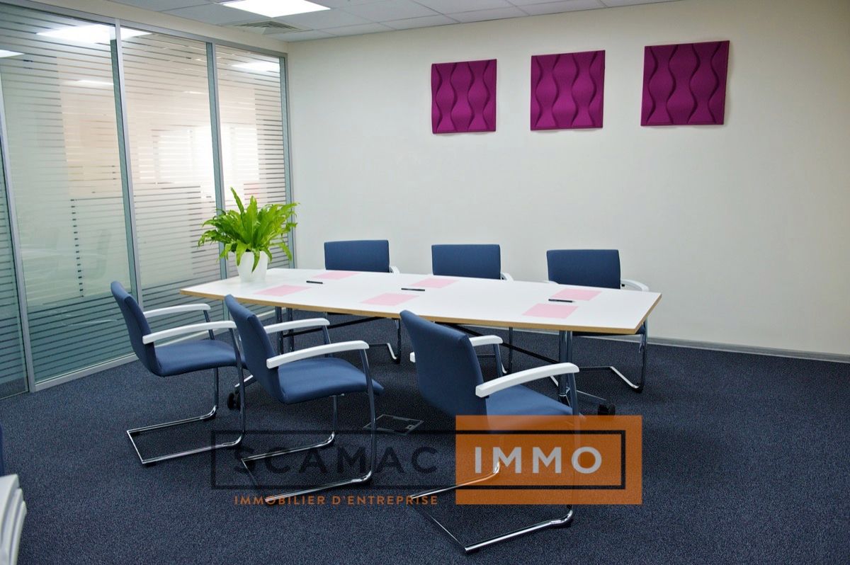 local d'activités de 335m², Trappes (Yvelines)