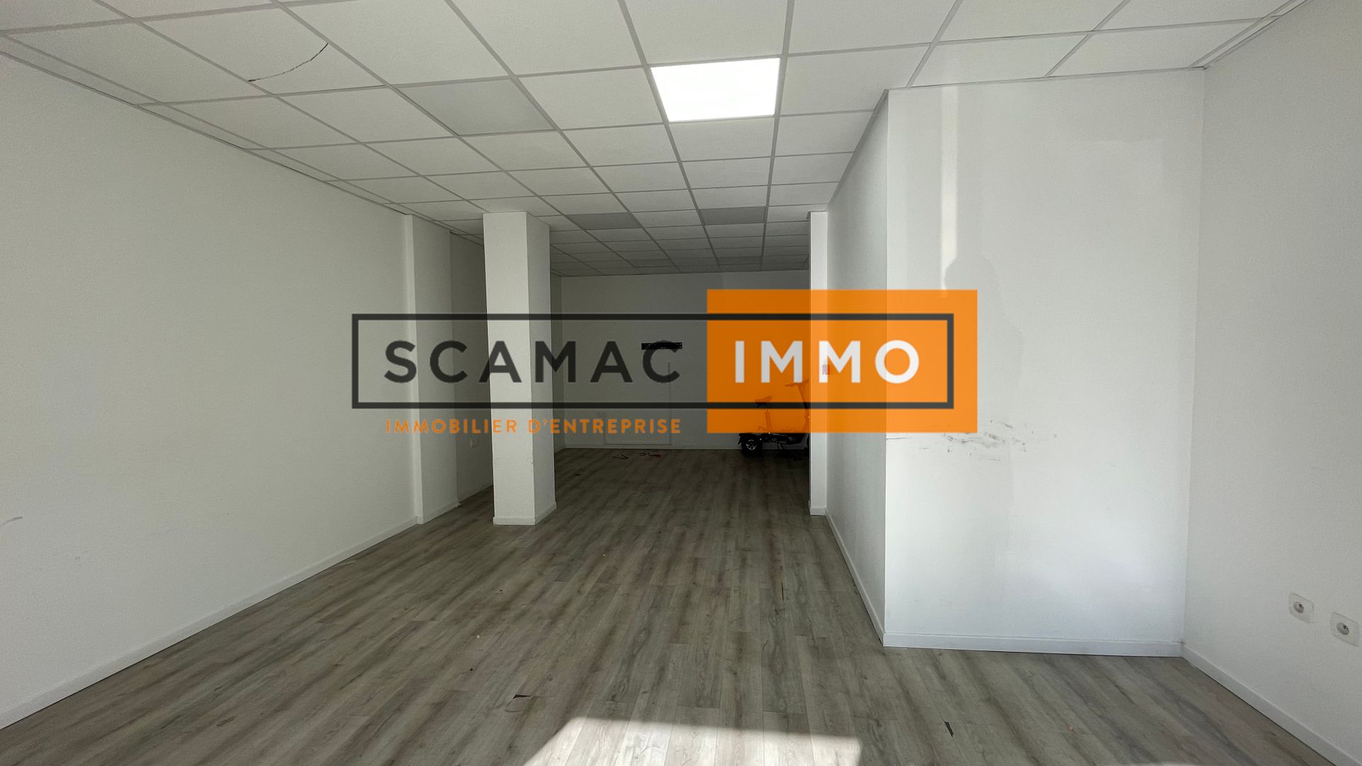 bureau de 46m², Villeneuve-la-Garenne (Hauts-de-Seine)