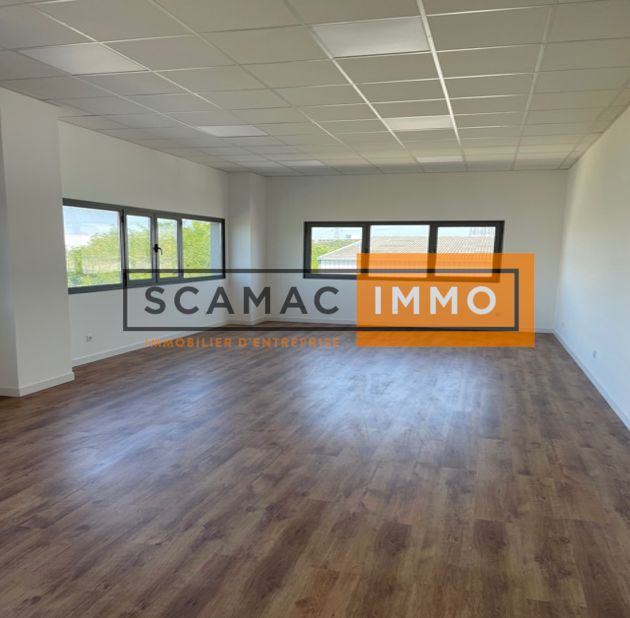 bureau de 830m², Villeneuve-la-Garenne (Hauts-de-Seine)