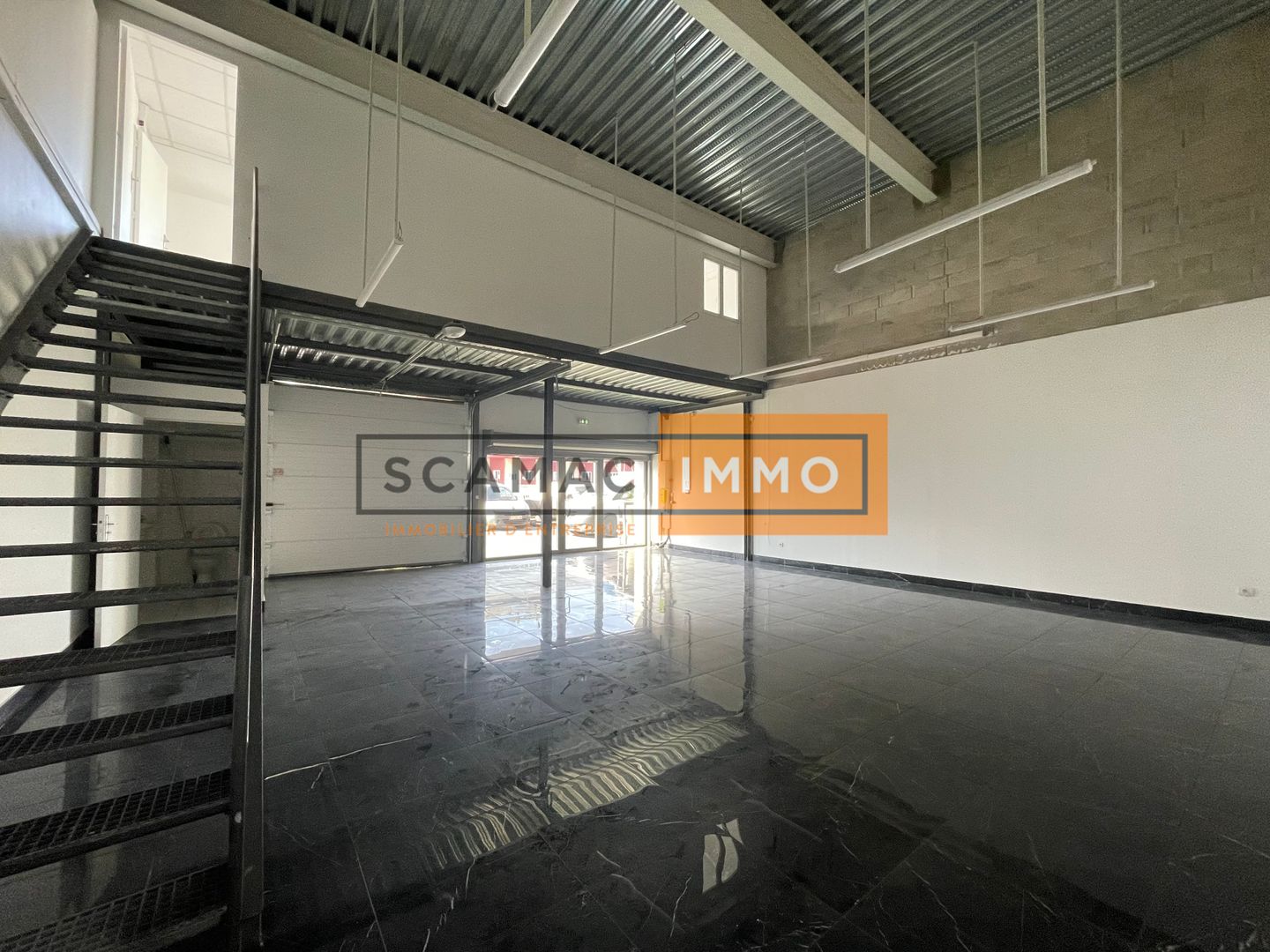 local d'activités de 250m², Villeneuve-la-Garenne (Hauts-de-Seine)