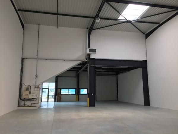 local d'activités de 1 169m², Villejuif (Val-de-Marne)