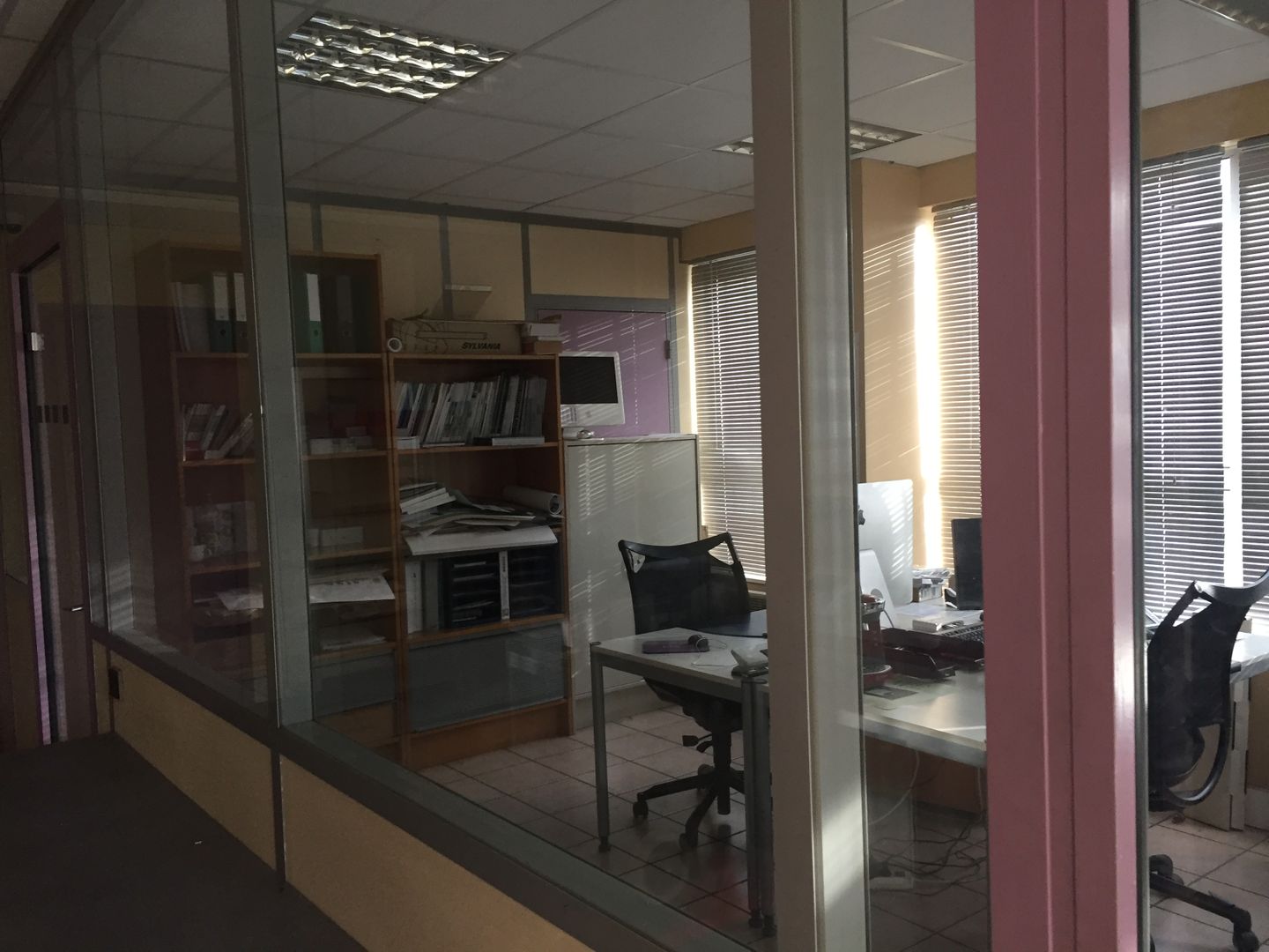 local d'activités de 1 169m², Villejuif (Val-de-Marne)