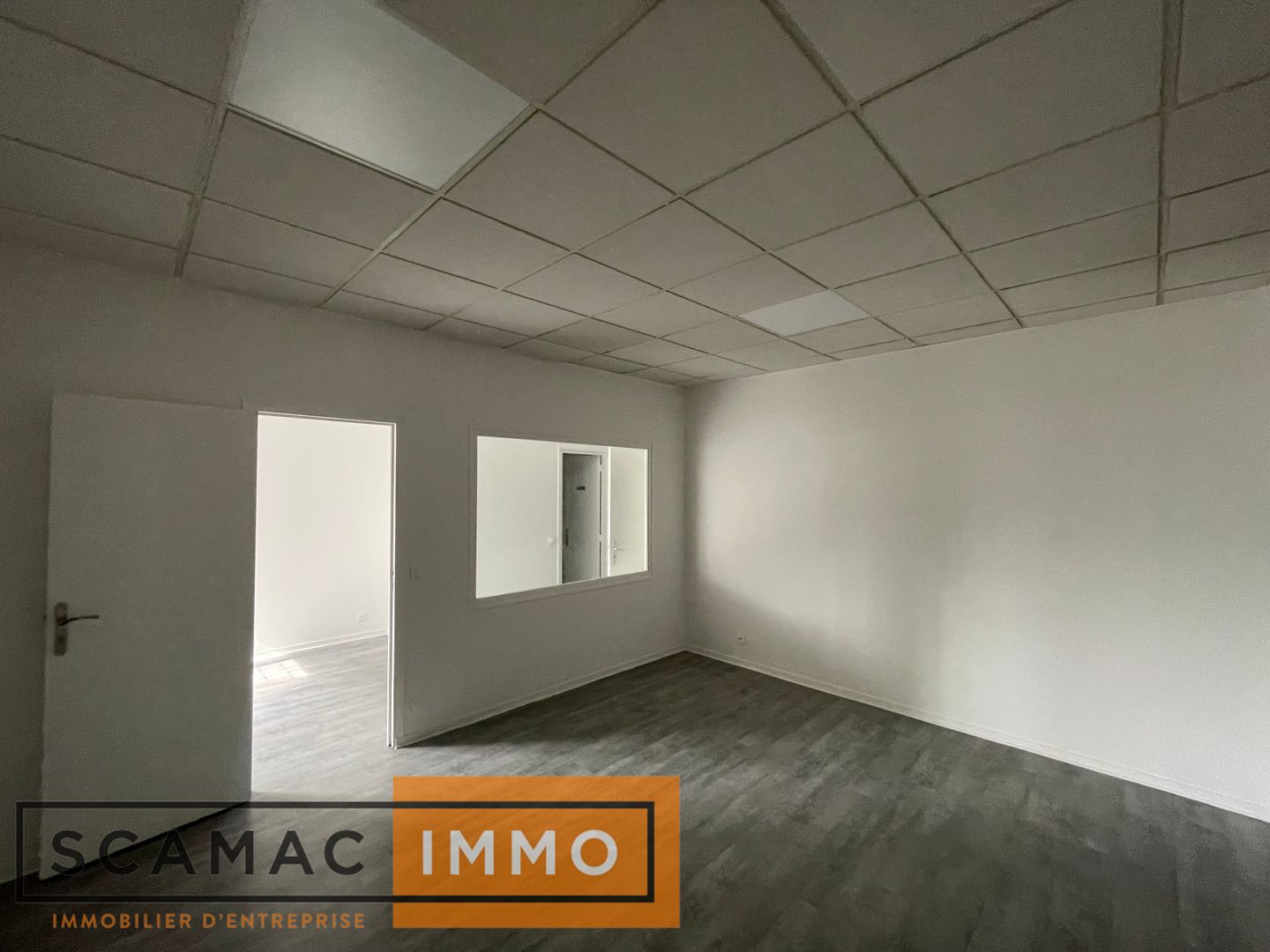 local d'activités de 240m², Lisses (Essonne)