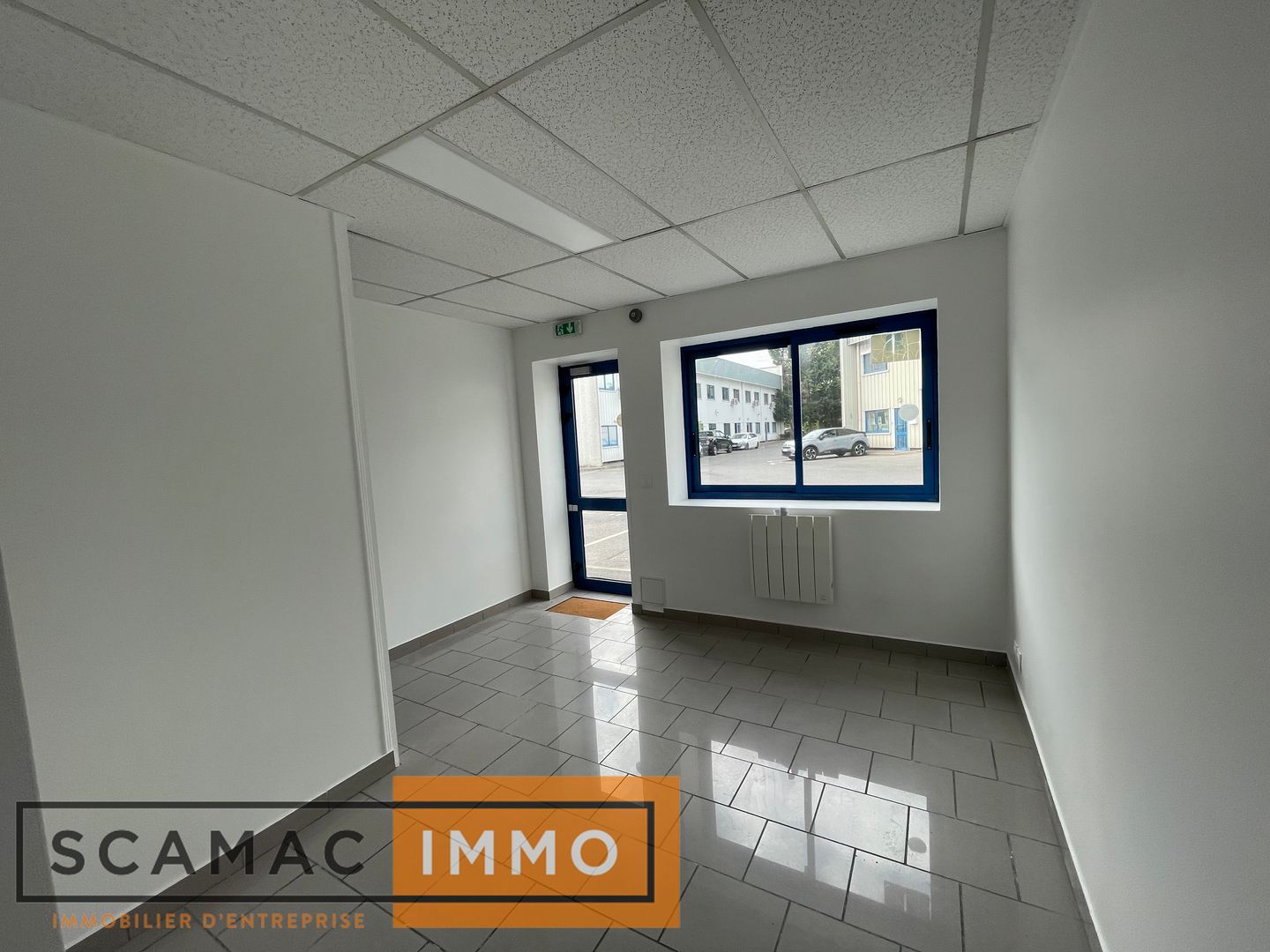local d'activités de 211m², Lisses (Essonne)