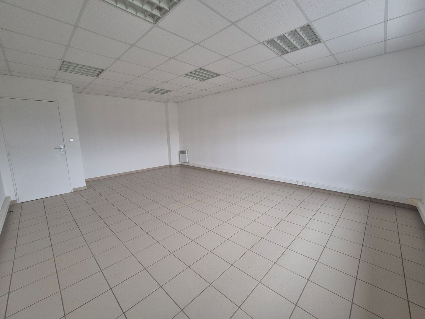 local d'activités de 195m², Chambly (Oise)