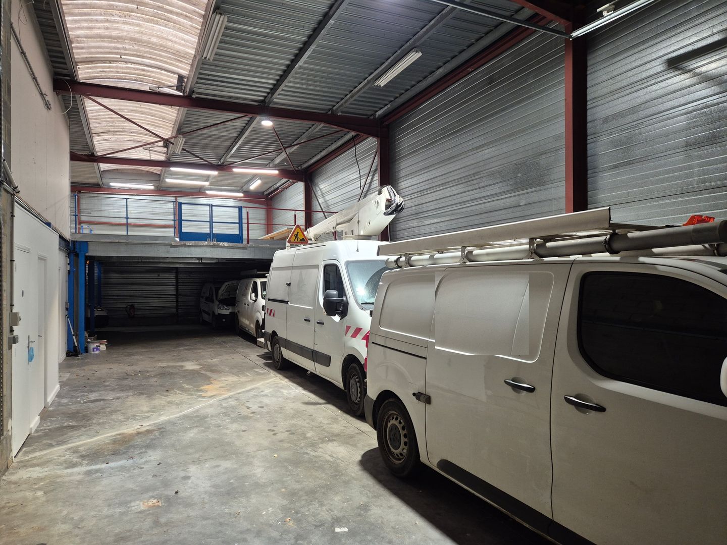 locaux mixtes de 448m², Mitry-Mory (Seine-et-Marne)