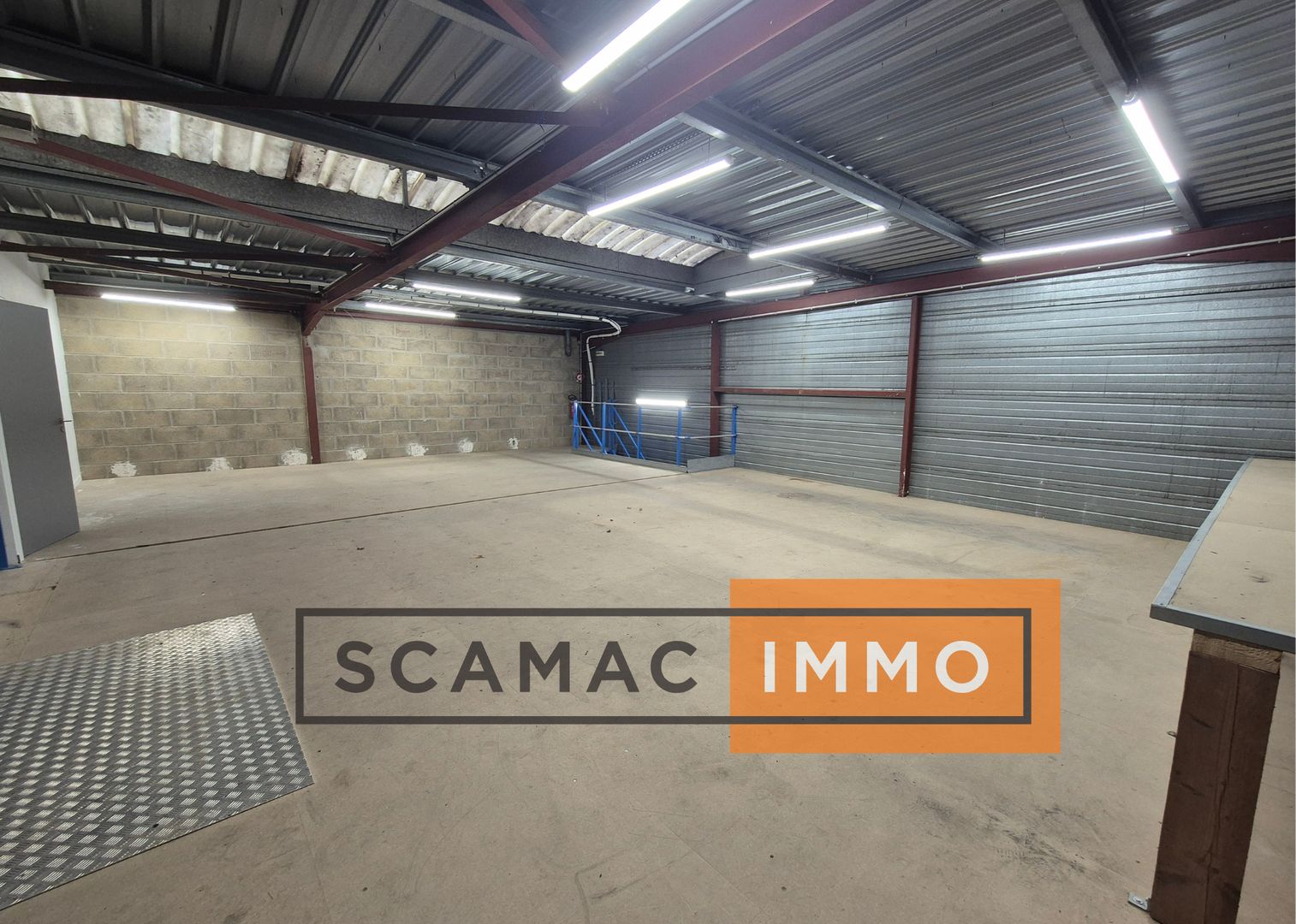 locaux mixtes de 448m², Mitry-Mory (Seine-et-Marne)