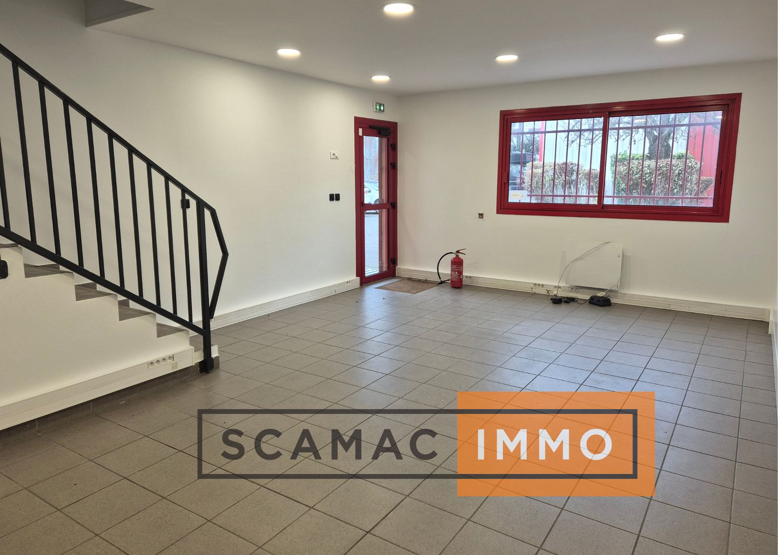 locaux mixtes de 448m², Mitry-Mory (Seine-et-Marne)