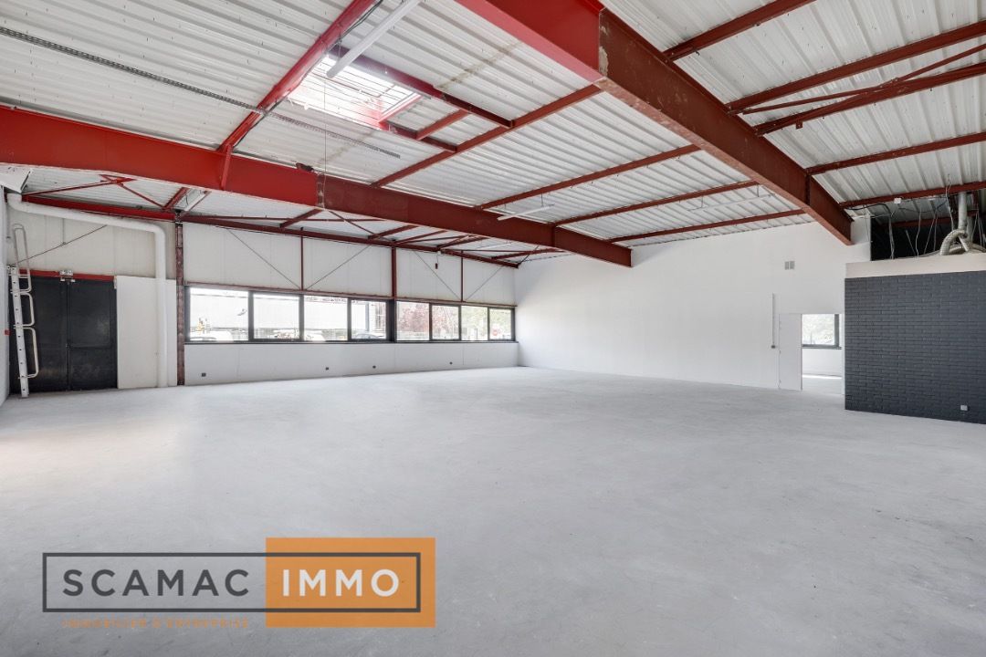local d'activités de 732m², Villebon-sur-Yvette (Essonne)