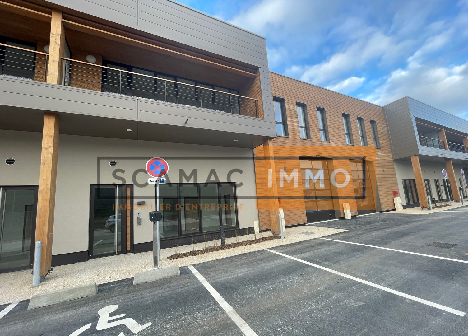local d'activités de 310m², Collégien (Seine-et-Marne)