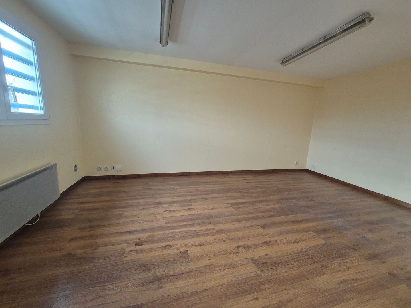 bureau de 80m², Saint-Witz (Val-d'Oise)