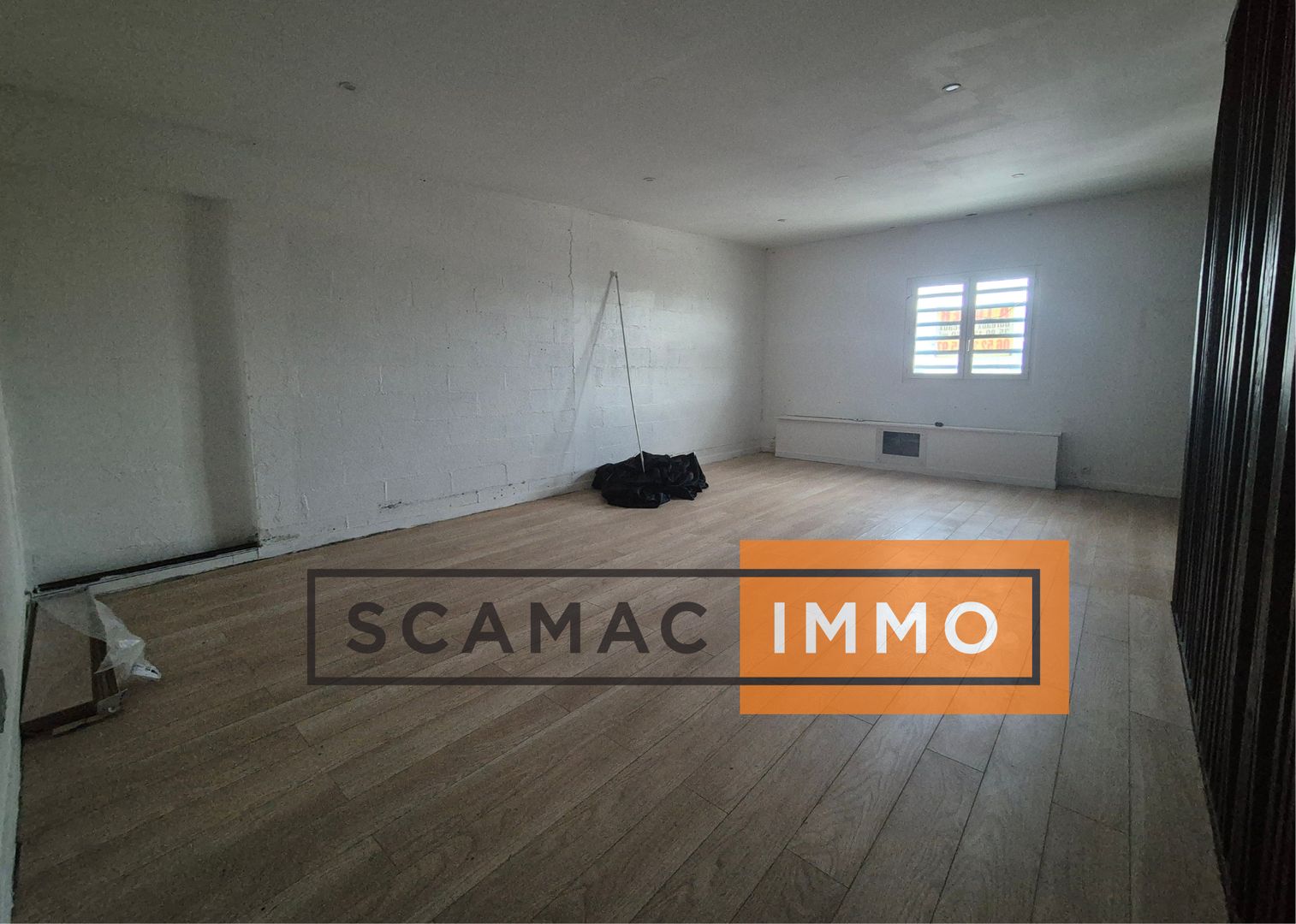 locaux mixtes de 140m², Saint-Witz (Val-d'Oise)