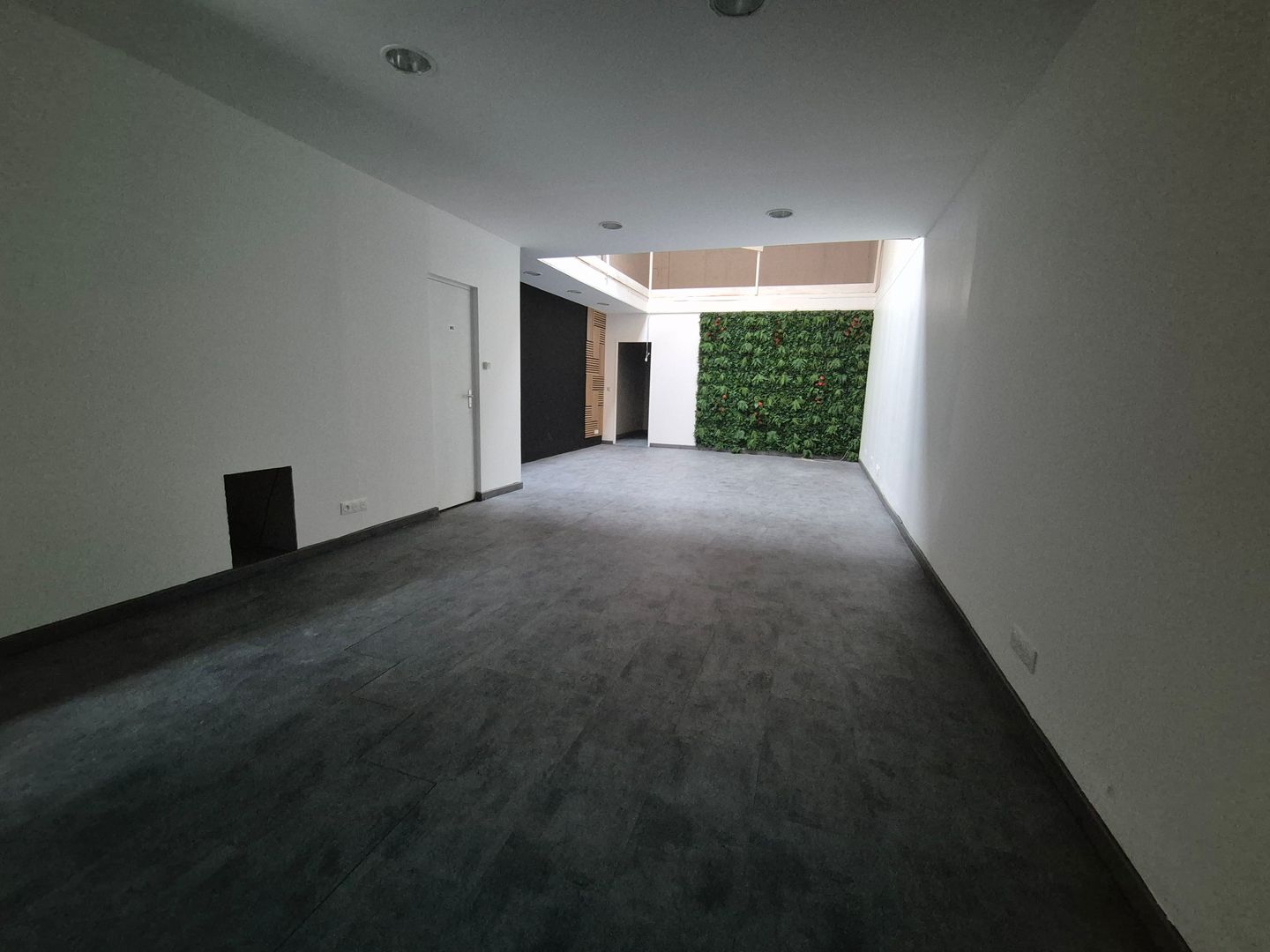 locaux mixtes de 140m², Saint-Witz (Val-d'Oise)