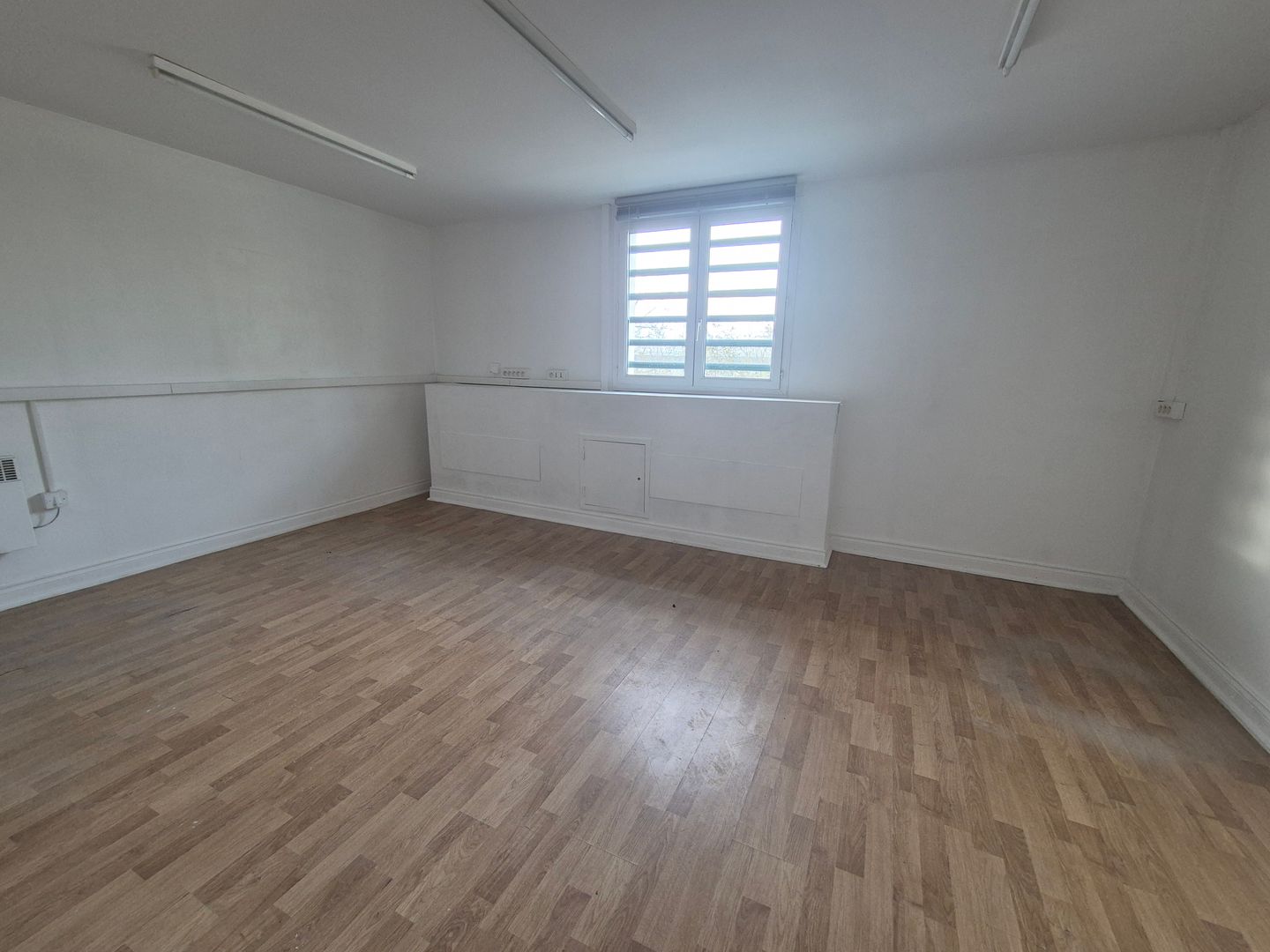 locaux mixtes de 140m², Saint-Witz (Val-d'Oise)
