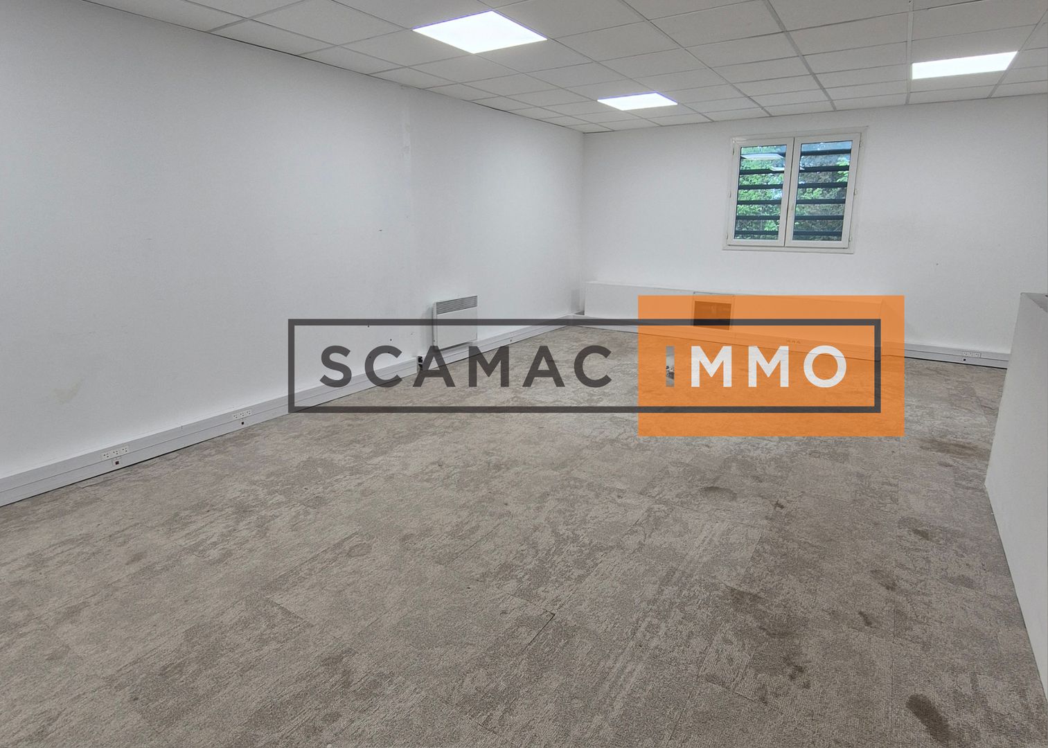 locaux mixtes de 160m², Saint-Witz (Val-d'Oise)