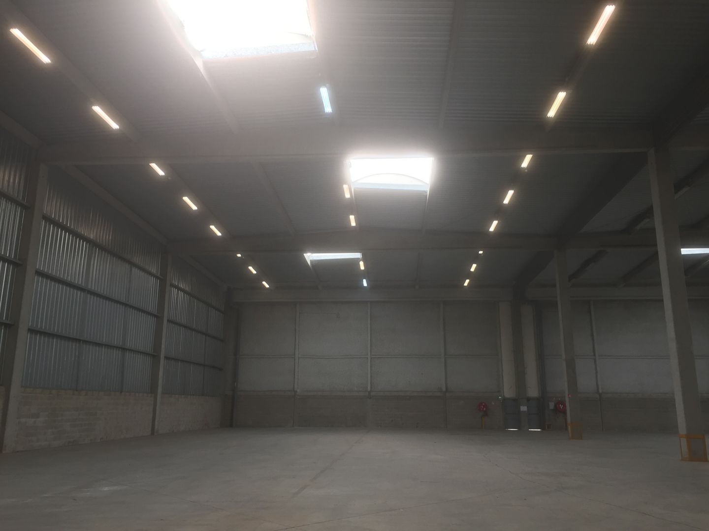 entrepôt de 3 204m², Saint-Ouen-l'Aumône (Val-d'Oise)