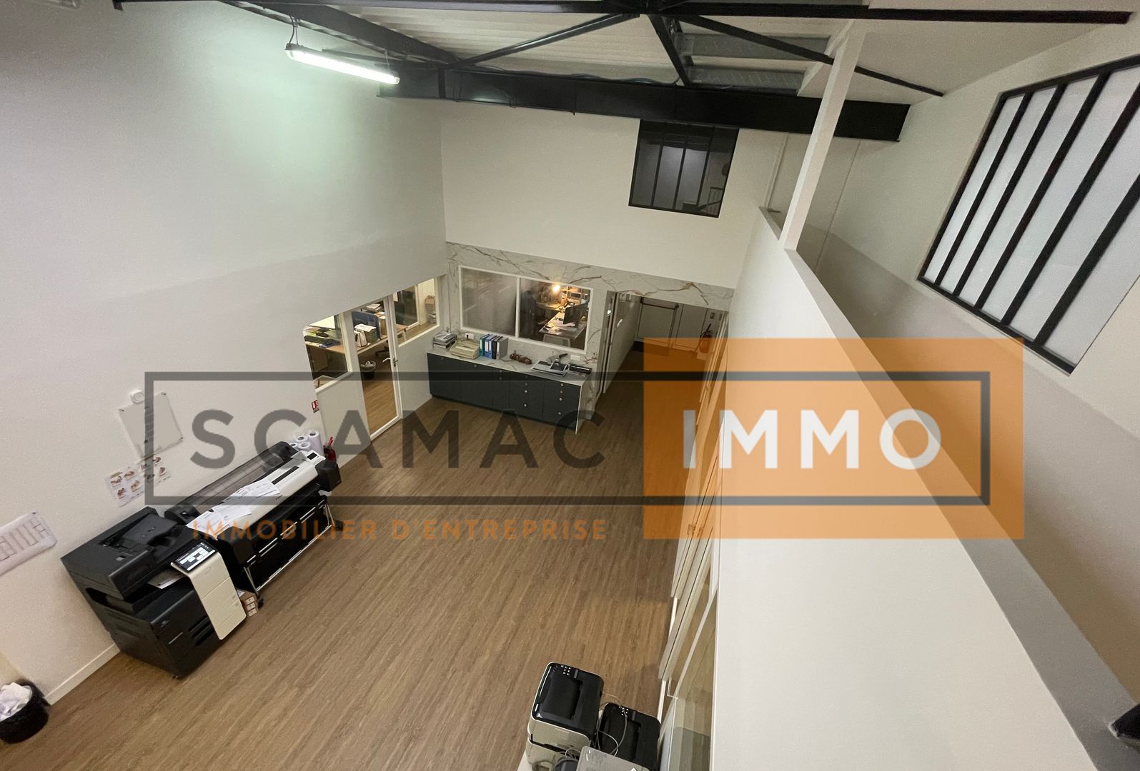 local d'activités de 586m², Saint-Thibault-des-Vignes (Seine-et-Marne)