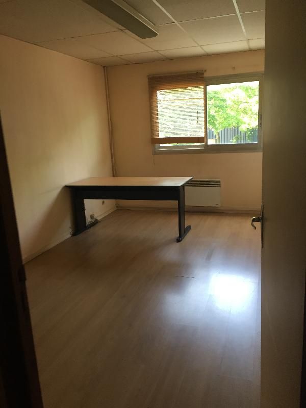 bureau de 15m², Grigny (Essonne)