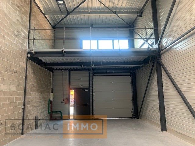 local d'activités de 99m², Mennecy (Essonne)