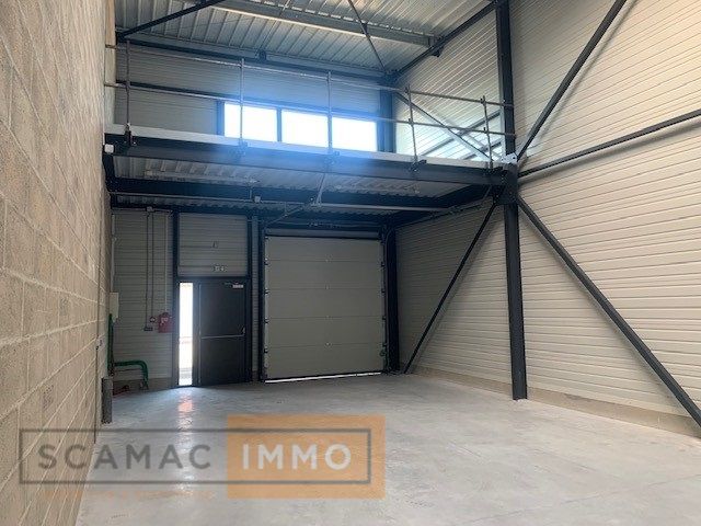 local d'activités de 99m², Mennecy (Essonne)