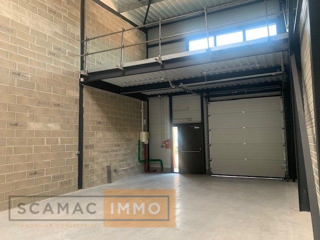 local d'activités de 99m², Mennecy (Essonne)