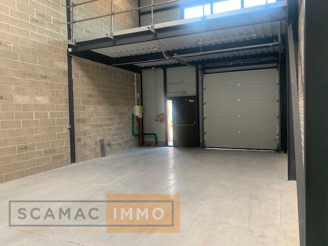 local d'activités de 99m², Mennecy (Essonne)