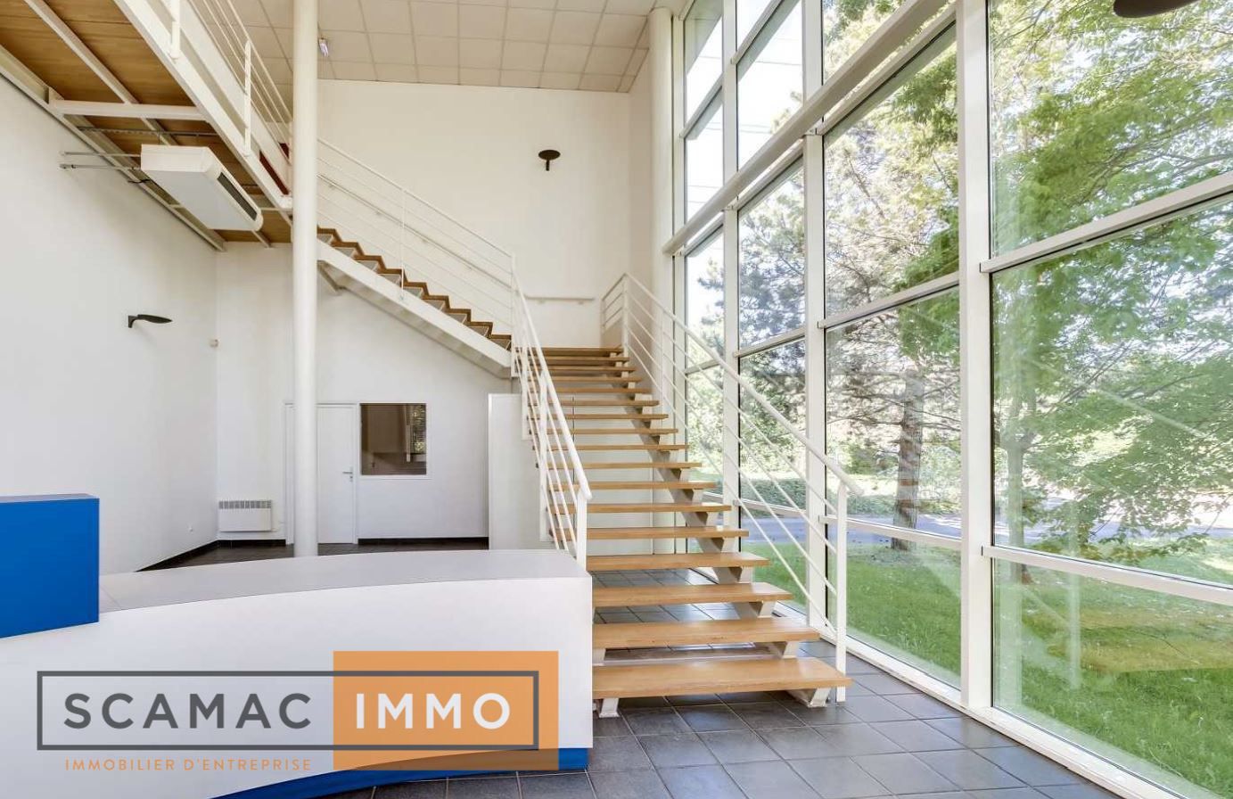 entrepôt de 2&nbsp;400m², Courcouronnes (Essonne)