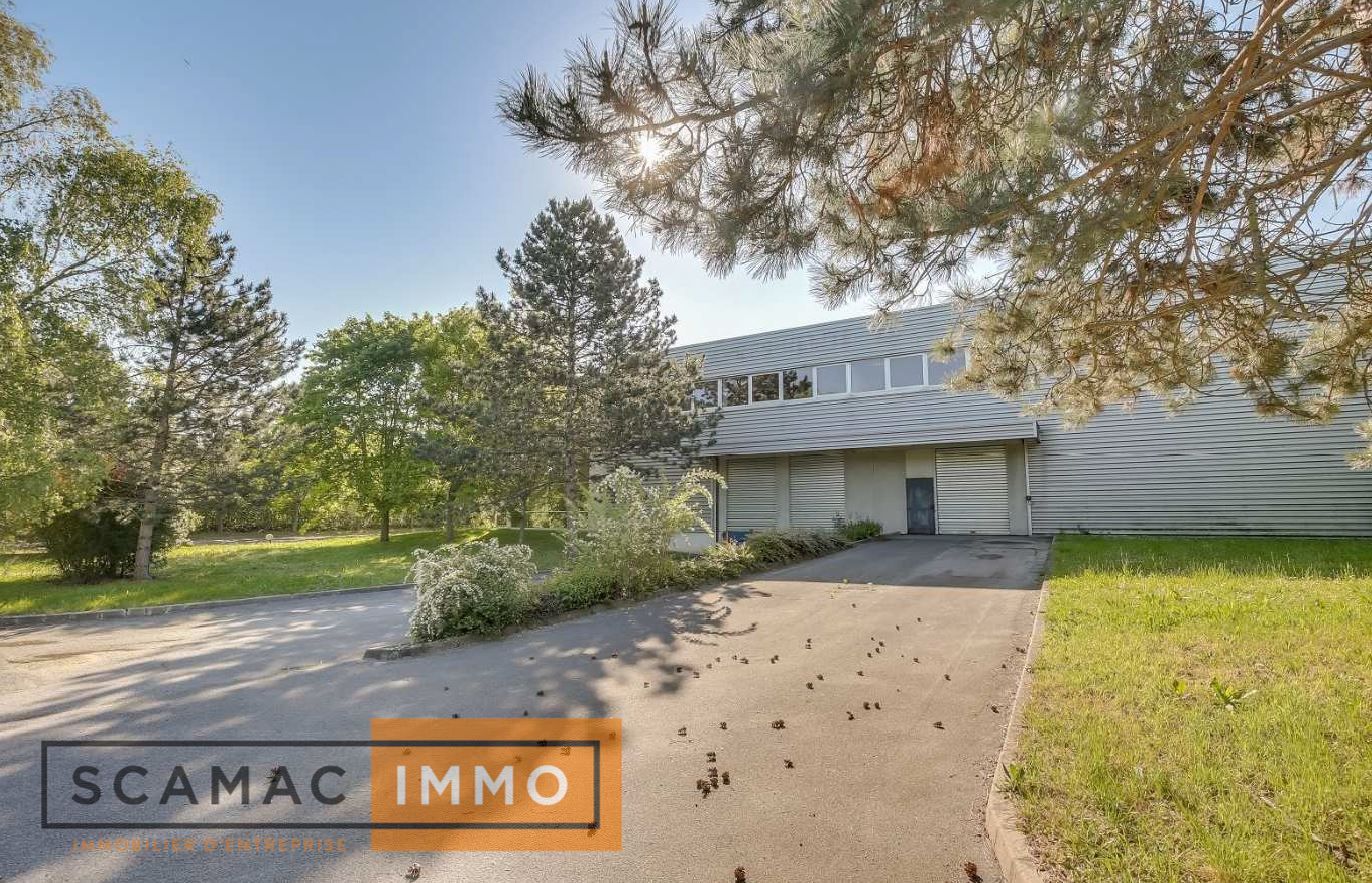 entrepôt de 2&nbsp;400m², Courcouronnes (Essonne)