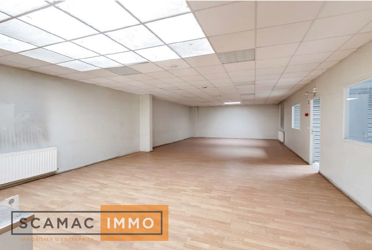 entrepôt de 2&nbsp;400m², Courcouronnes (Essonne)