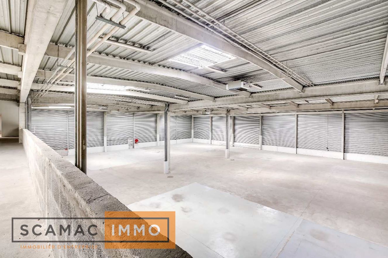 entrepôt de 2&nbsp;400m², Courcouronnes (Essonne)