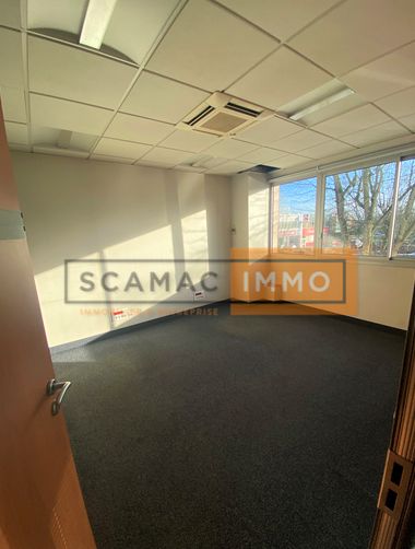 bureau de 530m², Torcy (Seine-et-Marne)