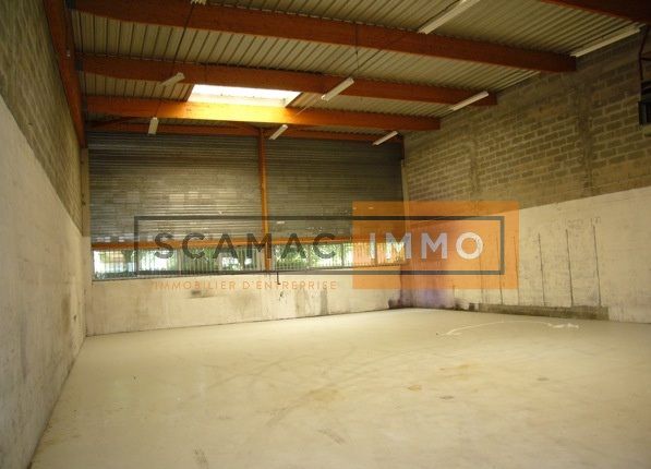 local d'activités de 353m², Torcy (Seine-et-Marne)