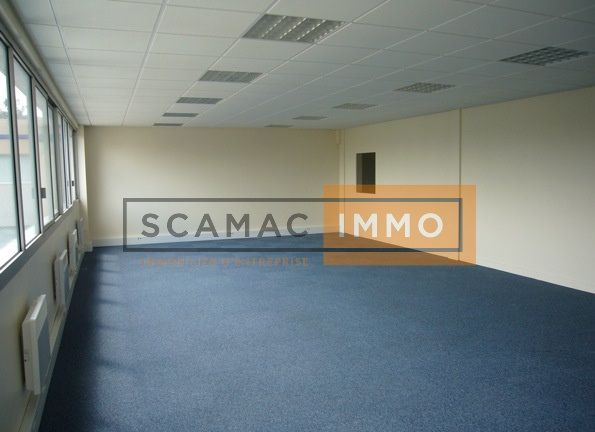 local d'activités de 353m², Torcy (Seine-et-Marne)