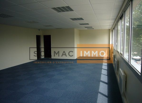 local d'activités de 353m², Torcy (Seine-et-Marne)
