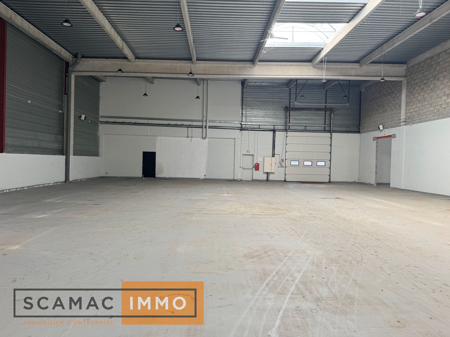 local d'activités de 1&nbsp;400m², Tigery (Essonne)