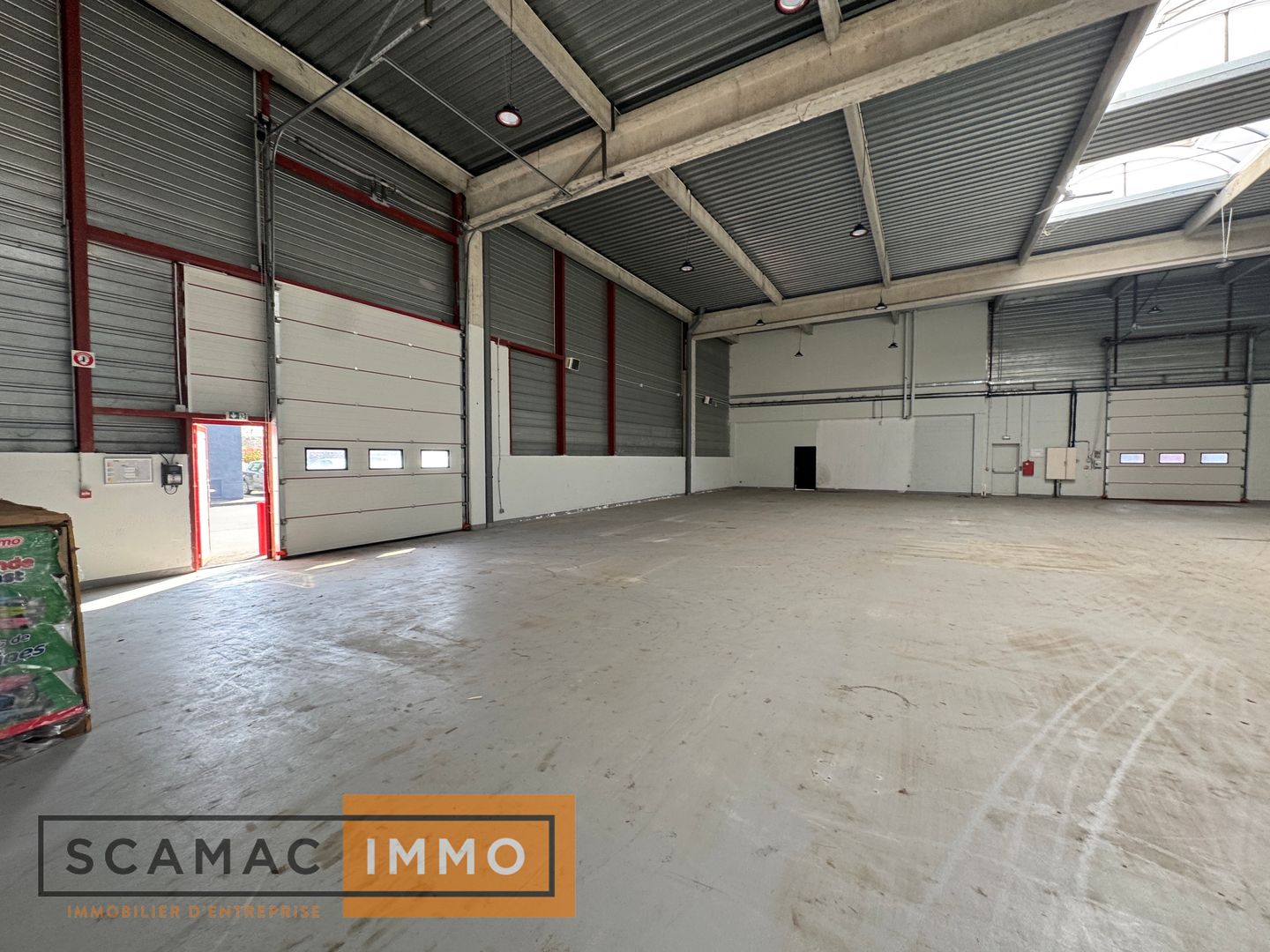local d'activités de 1&nbsp;400m², Tigery (Essonne)