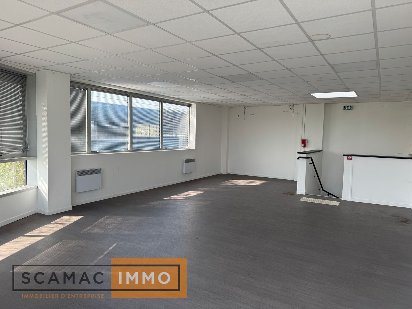 local d'activités de 1&nbsp;400m², Tigery (Essonne)