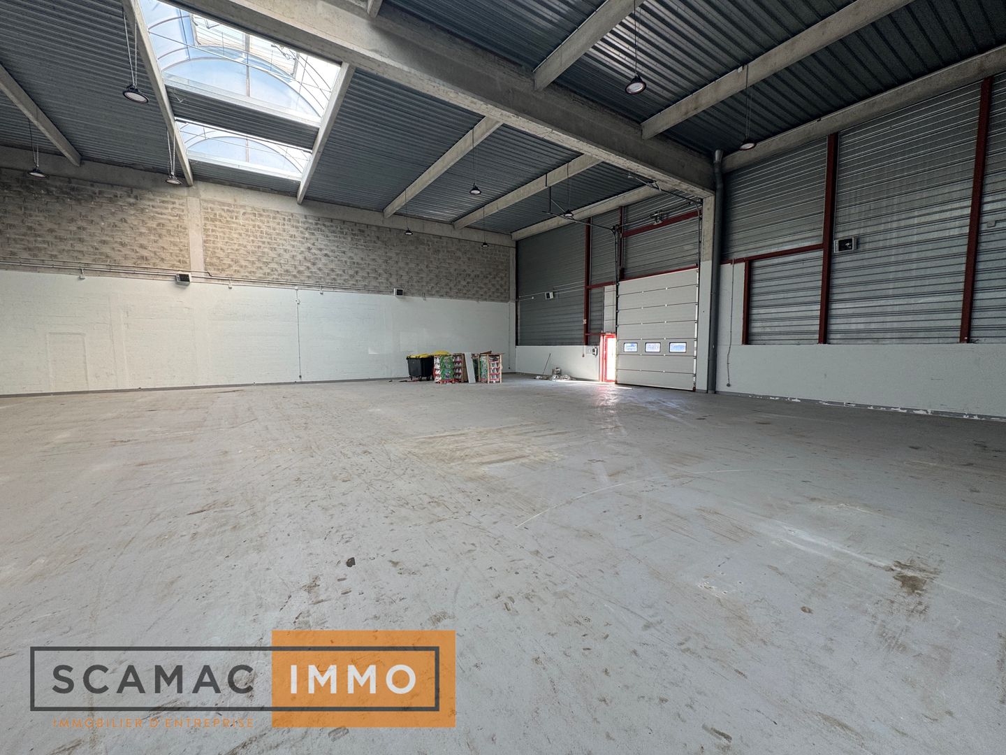 local d'activités de 1&nbsp;400m², Tigery (Essonne)