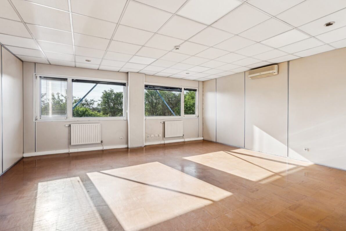 entrepôt de 3 250m², Saint-Thibault-des-Vignes (Seine-et-Marne)