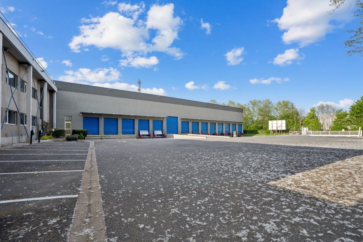 entrepôt de 3 250m², Saint-Thibault-des-Vignes (Seine-et-Marne)