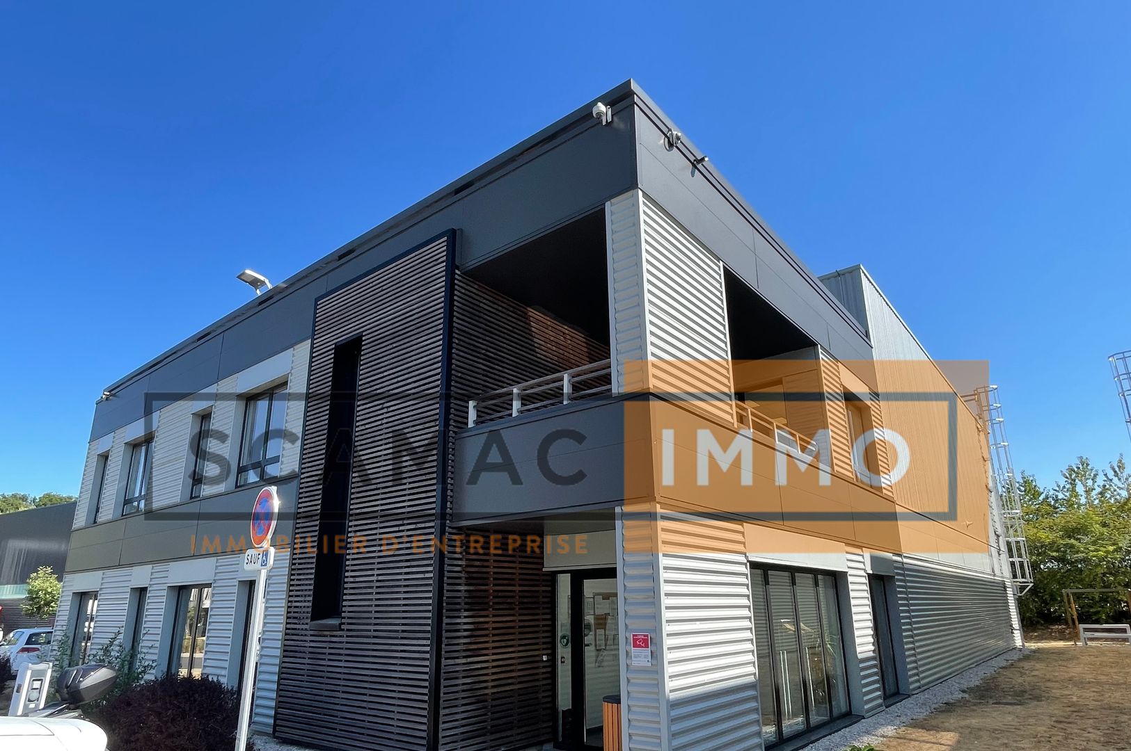 local d'activités de 1 108m², Collégien (Seine-et-Marne)