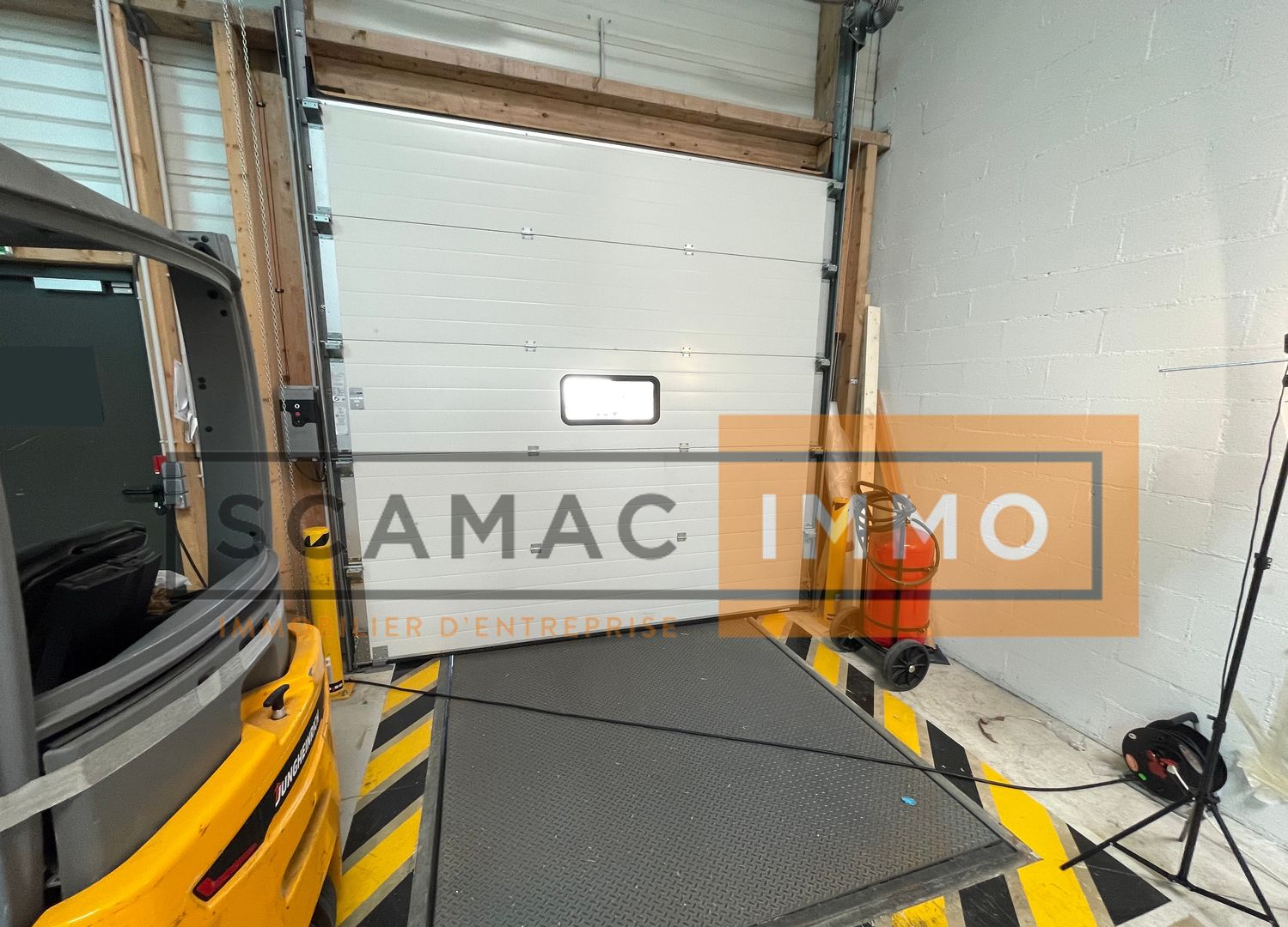local d'activités de 1 108m², Collégien (Seine-et-Marne)
