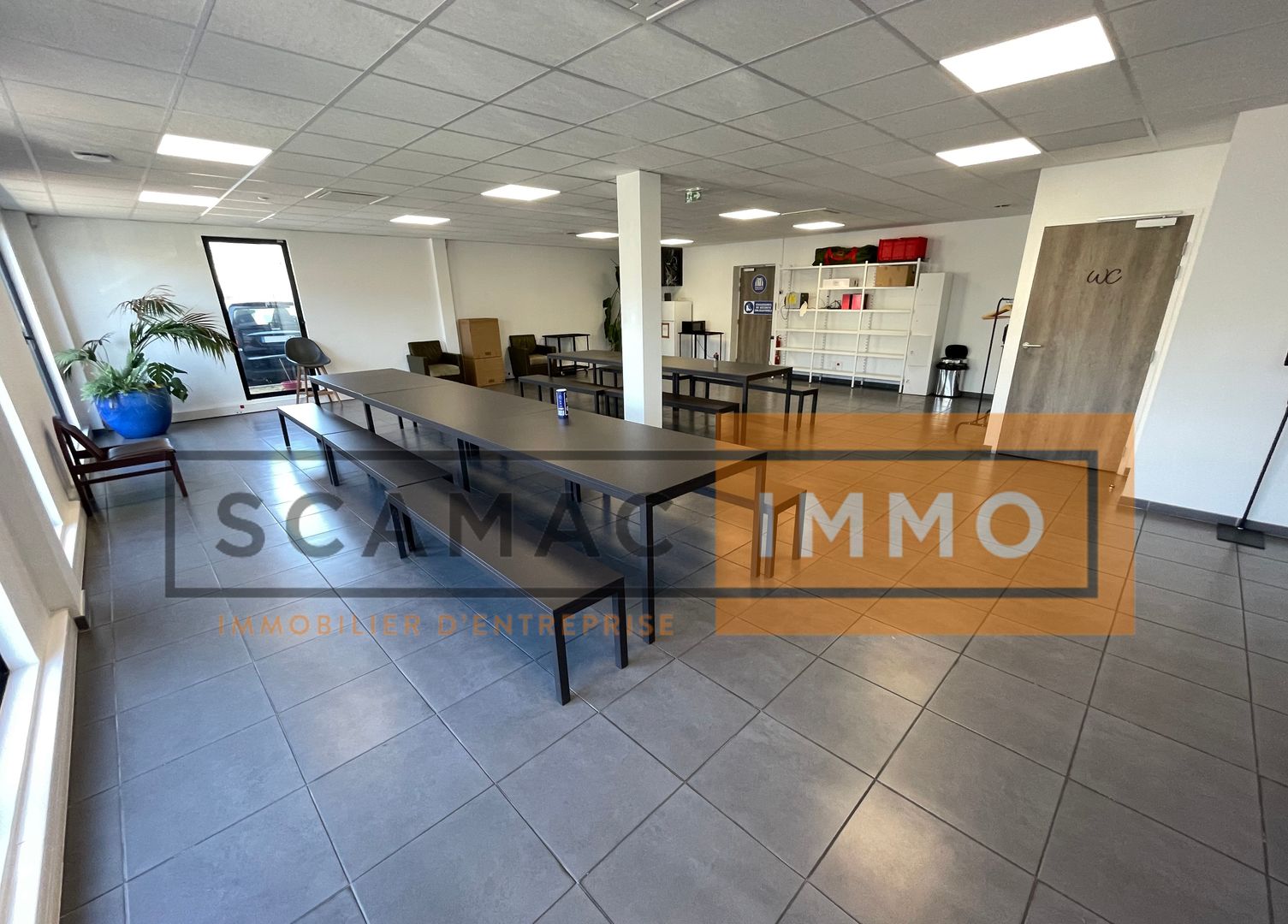 local d'activités de 1 108m², Collégien (Seine-et-Marne)