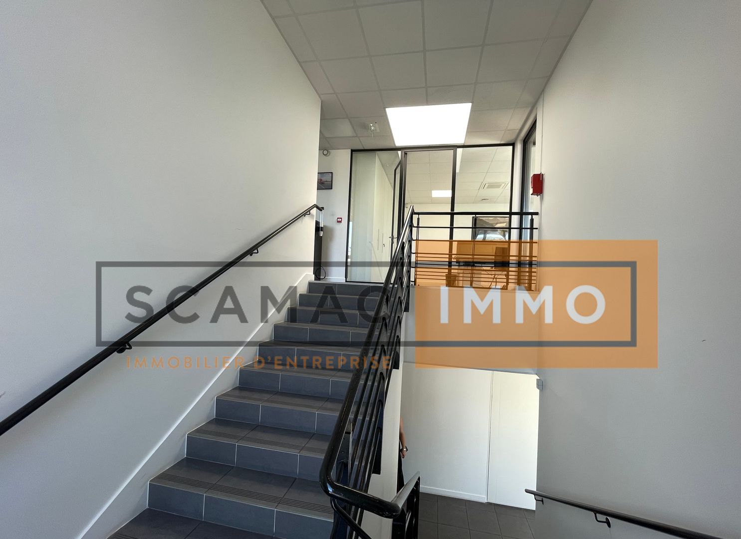 local d'activités de 1 108m², Collégien (Seine-et-Marne)