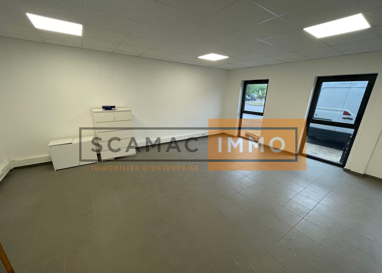 local d'activités de 398m², Croissy-Beaubourg (Seine-et-Marne)