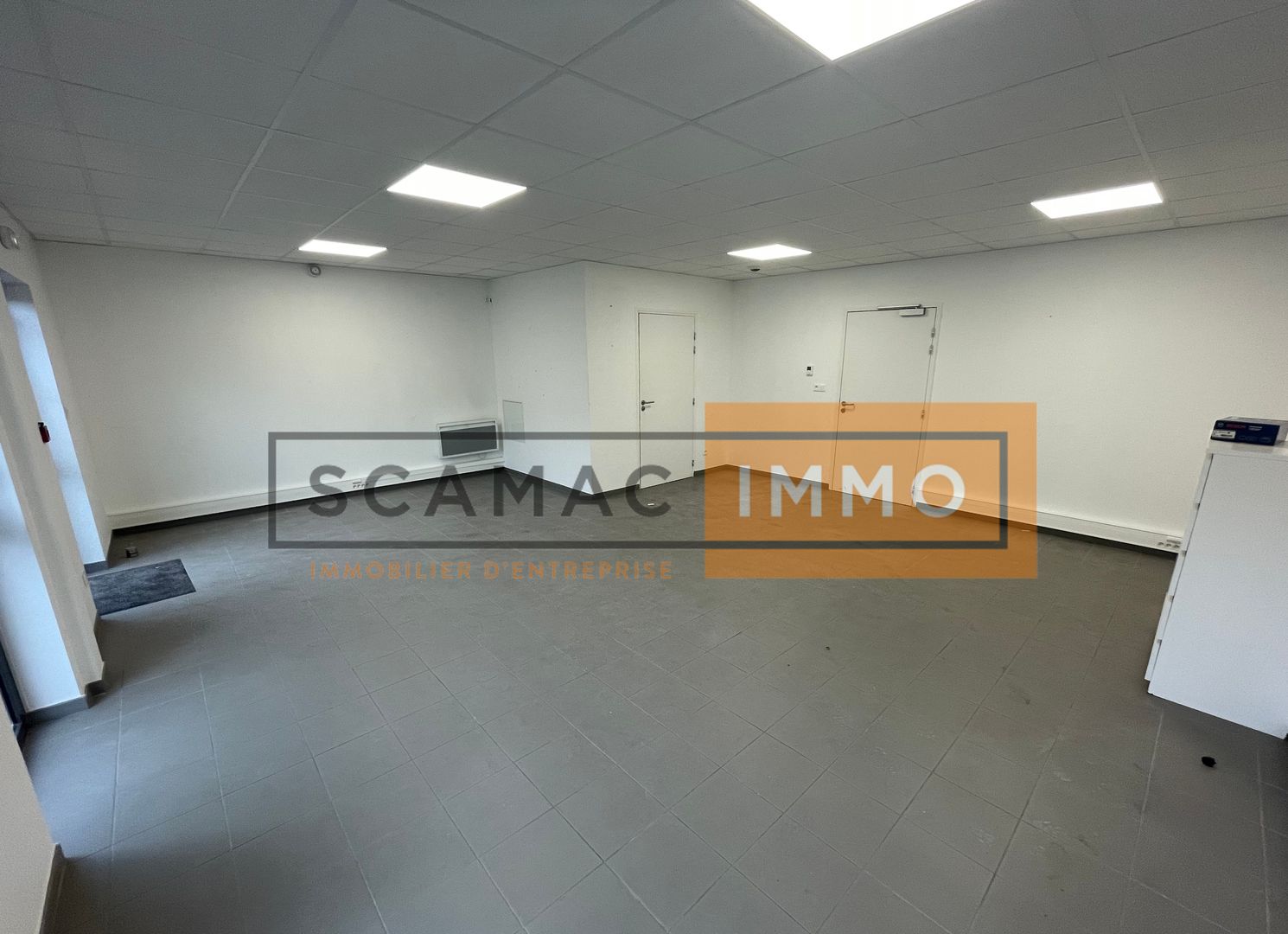 local d'activités de 398m², Croissy-Beaubourg (Seine-et-Marne)