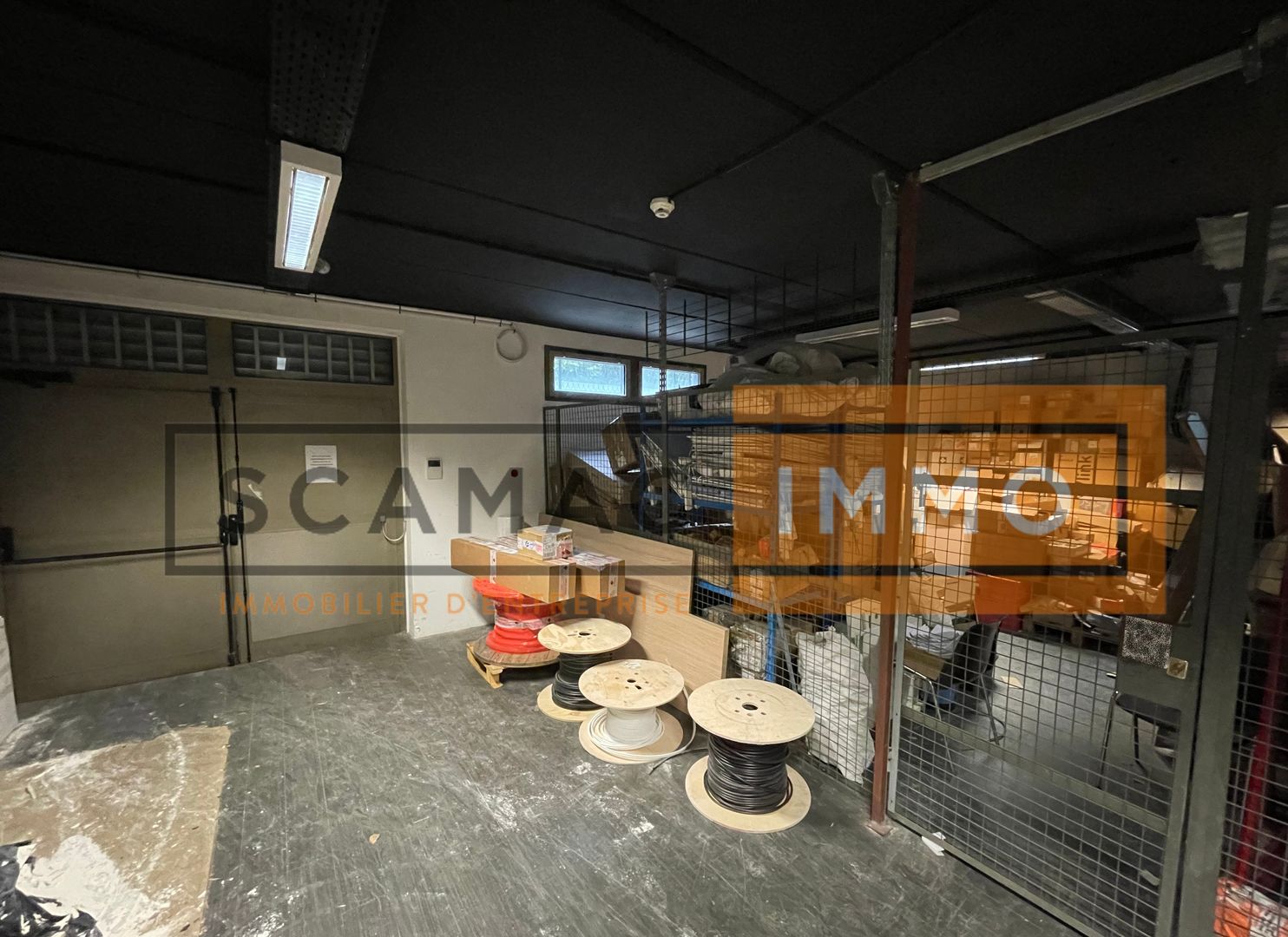 locaux mixtes de 1 375m², Torcy (Seine-et-Marne)