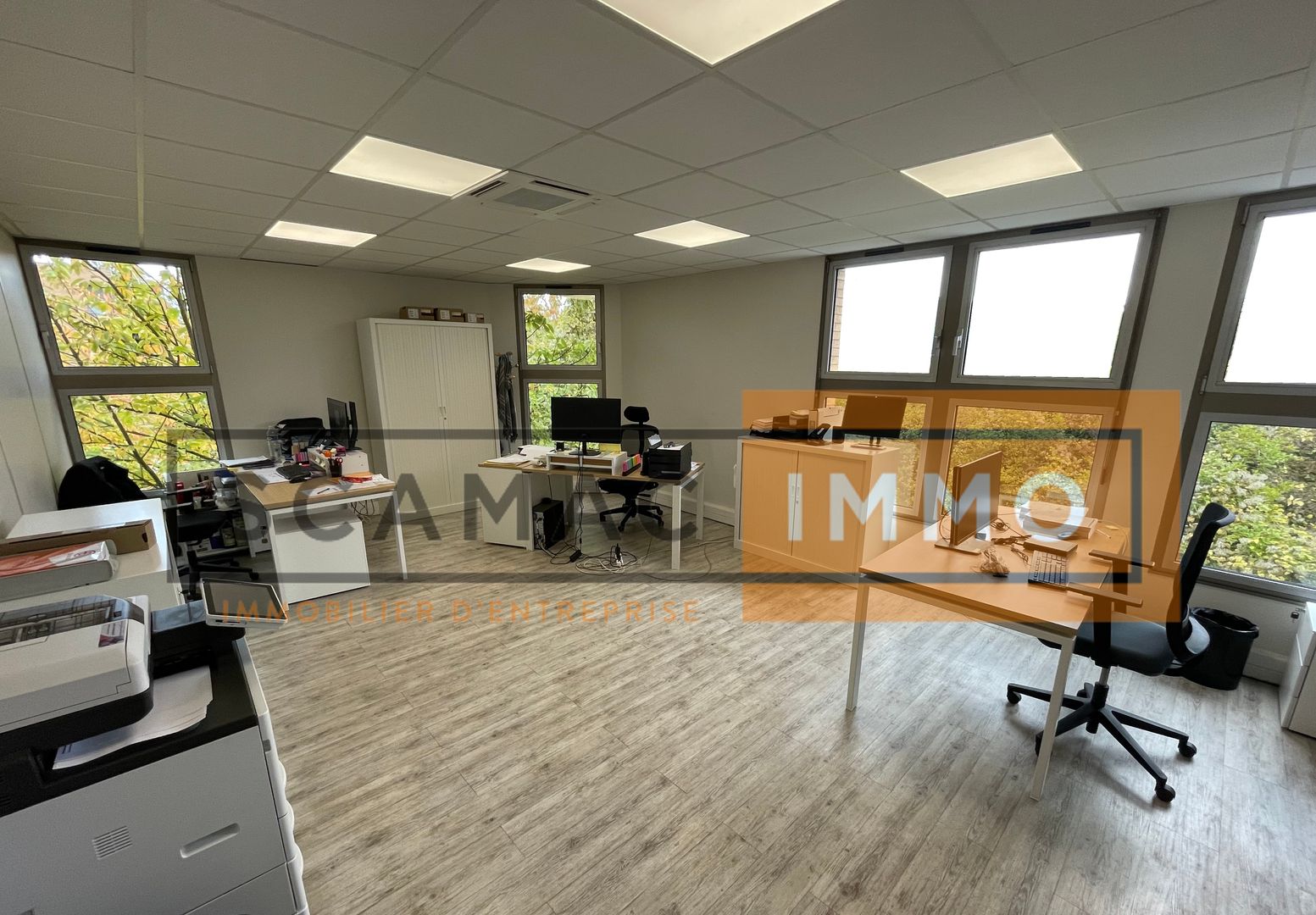 locaux mixtes de 1 375m², Torcy (Seine-et-Marne)
