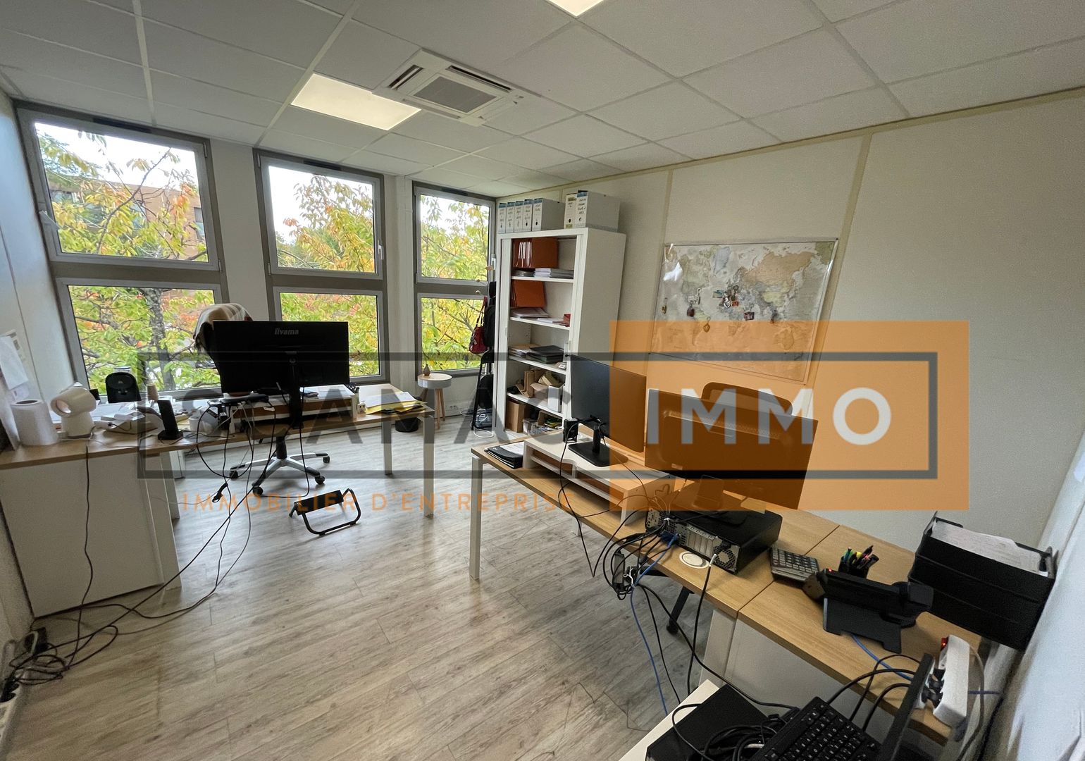 locaux mixtes de 1 375m², Torcy (Seine-et-Marne)