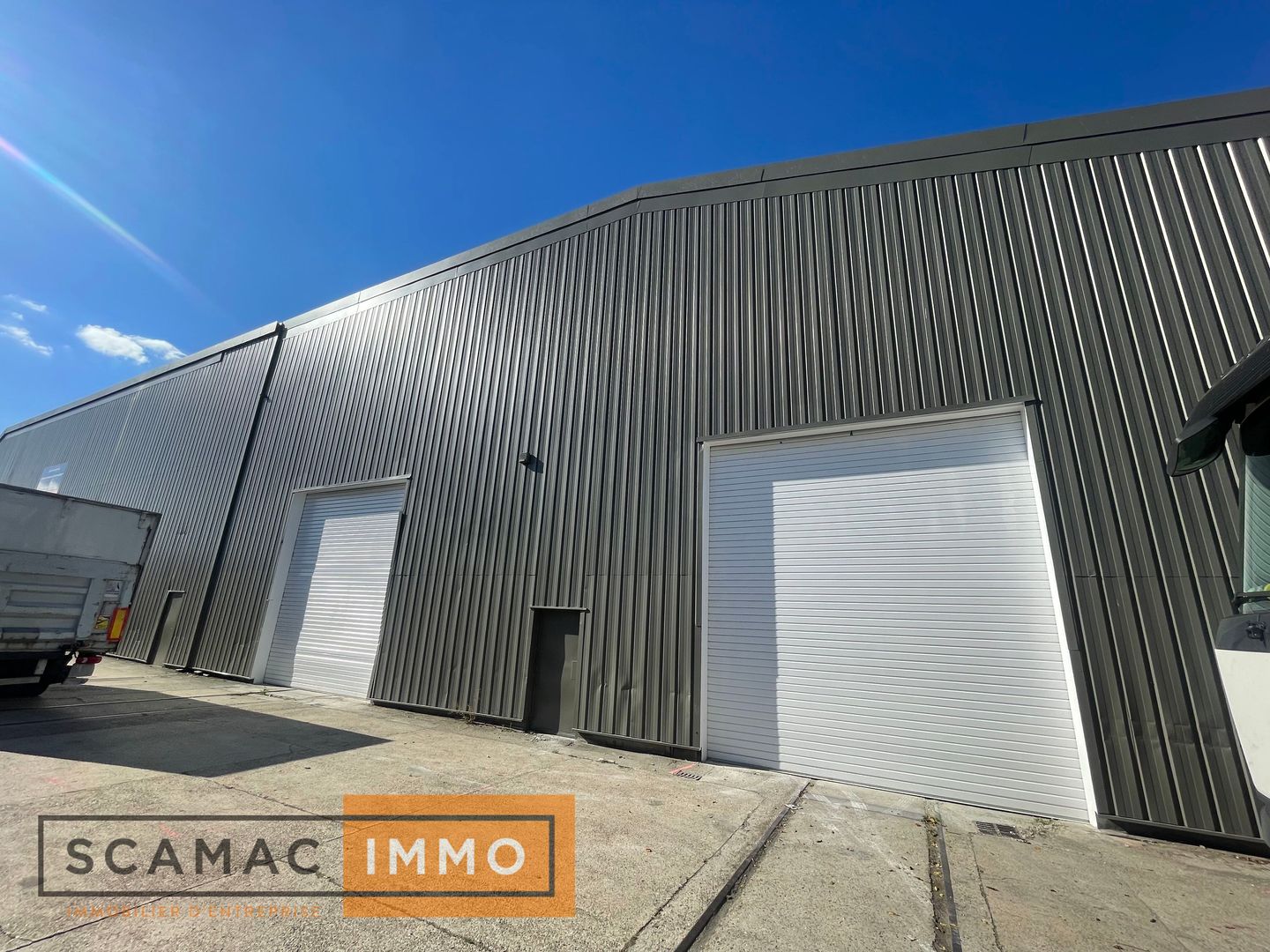 entrepôt de 1 600m², Corbeil-Essonnes (Essonne)